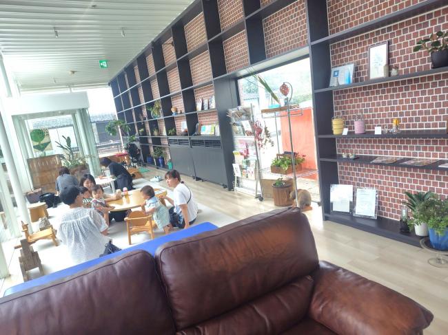 佐賀市にあるコミュニティカフェの風景