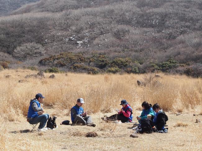 大自然の中でお弁当を満喫♫