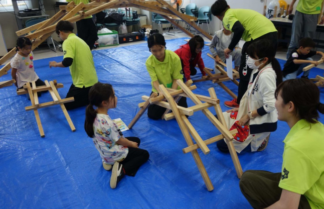 【ダ・ヴィンチの橋】クギや接着剤を使わずに「橋」を作ってみよう!(出展:こどものけんちくがっこう)