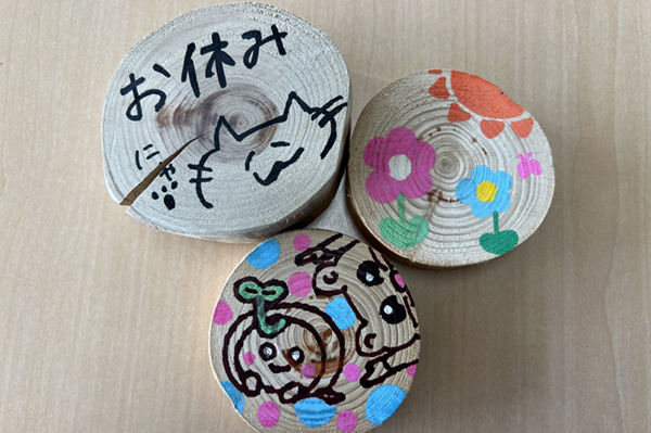 丸太のコースターづくり【出展:国立諫早青少年自然の家】