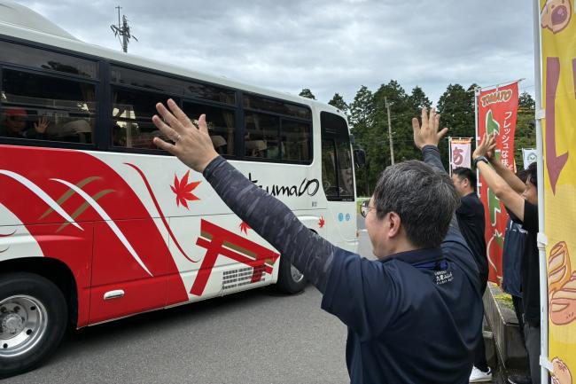 霧島市立横川小学校のお見送り