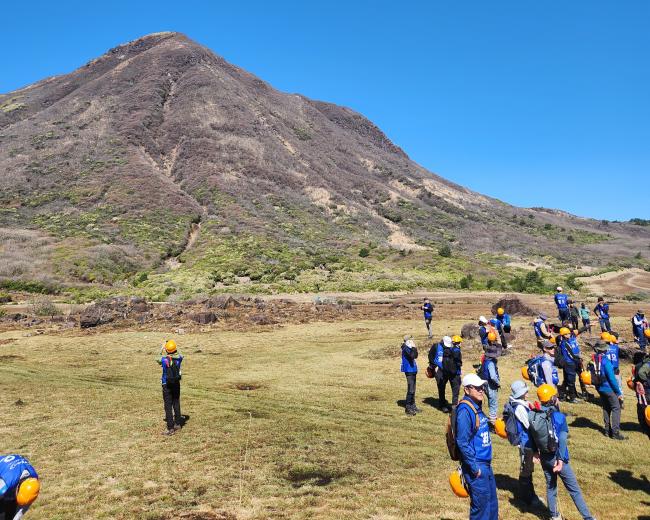 場所によっては、少しづつ緑が目立つようになり春の芽吹きを感じられます