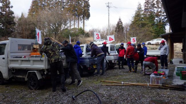 大原詰所ではリーダー達が資機材を準備