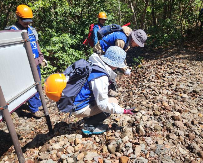 参加者の皆さまには「一人一石運動」にご協力いただきました